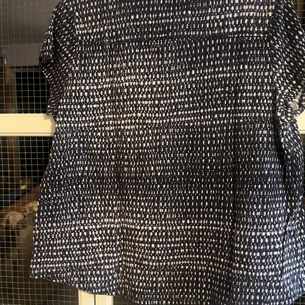 Liz Claiborne Women's Patterned Navy Blouse - Picture 2 of 3